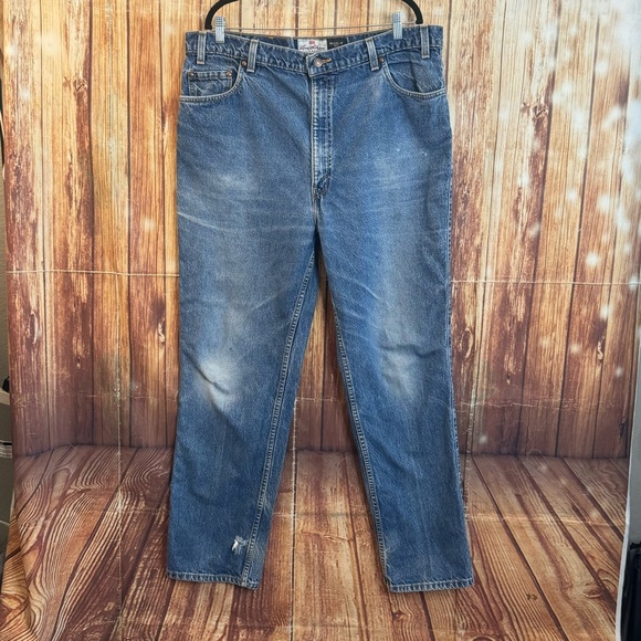 Levi’s Signature 530 Men’s Regular Fit Distressed Denim Blue Jeans Size 42x32 - Picture 1 of 7